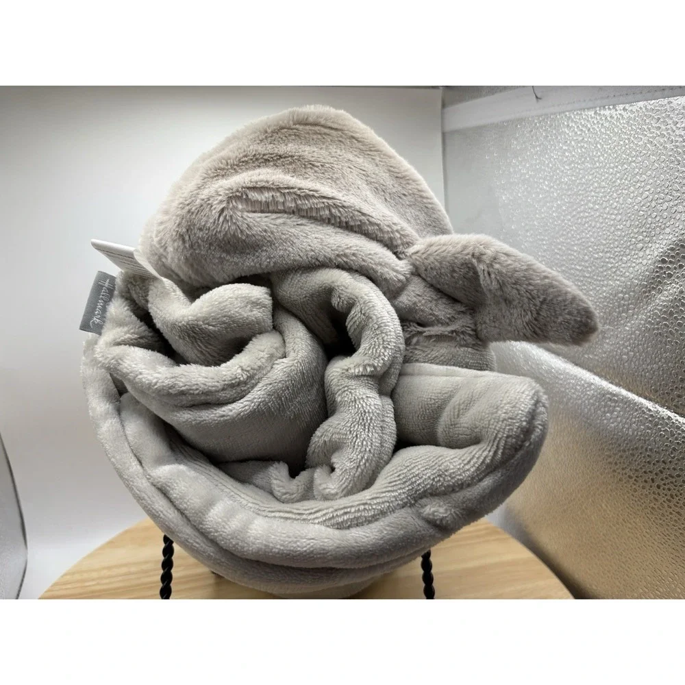 Hallmark Baby Shark Hooded Blanket with Pockets Gray White 40x30 KAM3010Y NEW